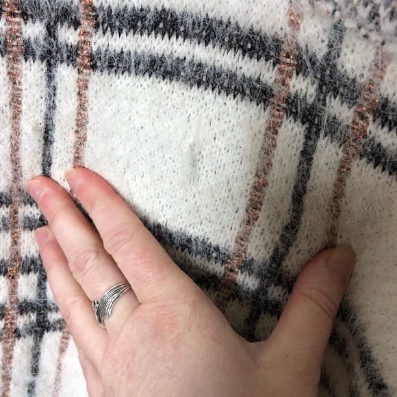 The Jetset Diaries eyelash fuzzy grid bell sleeve 3/4 zip up sweater holiday - Picture 4 of 5